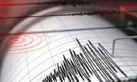 Endonezya'da 6.1 büyüklüğünde deprem