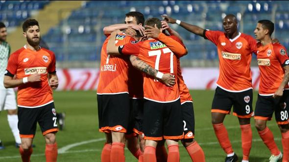 Adanaspor evinde Akhisar'ı yendi