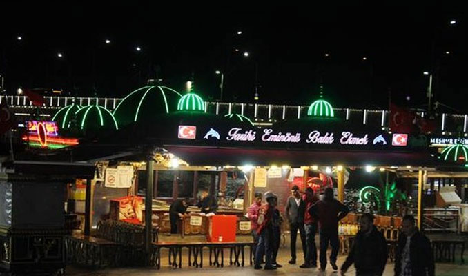 Eminönü'ndeki balık ekmekçilerle ilgili İBB'den açıklama