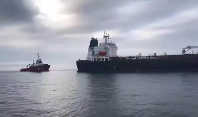 Rusya'dan gelen tanker Haydarpaşa'da arıza yaptı