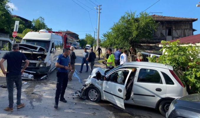 Sakarya'da trafik kazası: 6 yaralı