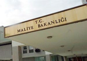 Maliyede istifa rüzgarı esiyor 